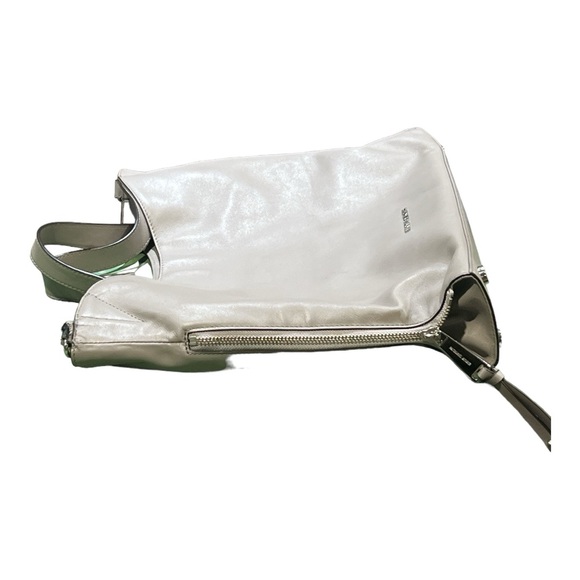 Michael Kors Grey Leather Handbag. - Picture 8 of 11